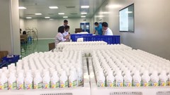 Sản xuất gel rửa tay sát khuẩn nhằm kéo giá thị trường xuống