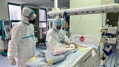 Trung Quốc chi hàng tỷ USD cải thiện điều kiện làm việc của ngành y tế