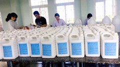 Đại học Kiên Giang: Sản xuất, tặng 700 lít dung dịch rửa tay miễn phí