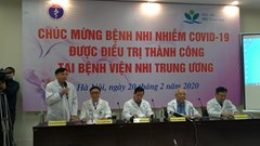 Bé 3 tháng tuổi mắc Covid -19 chính thức ra viện