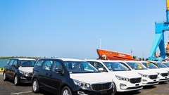 THACO xuất khẩu 40 xe du lịch Kia Grand Carnival sang Thái Lan