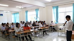 Ninh Thuận: Học sinh THPT trở lại trường học