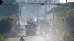 Xe quá tải “náo loạn” Quốc lộ 27