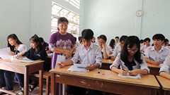 TP.HCM: Học sinh lớp 12 đi học lại từ 9.3, không bố trí phòng học cạnh nhau