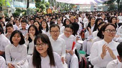 TP.HCM tiếp tục cho học sinh lớp 12 nghỉ học đến hết 15.3