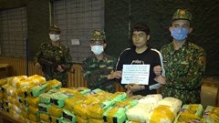 Bắt đối tượng vận chuyển 246kg ma túy đá