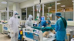 Đội ngũ y bác sĩ trên trận tuyến chống dịch: Nghẹn lòng khi được nghe“chúng tôi không bỏ chạy”