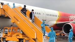 Chuyện những người xây quy trình đặc biệt đón đồng bào vùng dịch về sân bay Vân Đồn