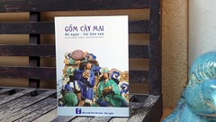 Sắc xanh lam mê hoặc từ gốm Cây Mai