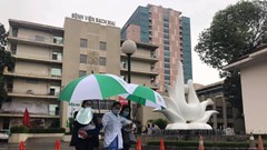 Bệnh viện Bạch Mai  (Hà Nội) sau dỡ lệnh cách ly: Những ngày đi "công tác đặc biệt”