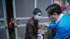 “Triệu bữa cơm” đến với những người khó khăn