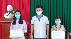 Biểu dương học sinh ủng hộ quỹ phòng, chống dịch Covid-19