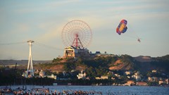 Theo những dấu chân khai mở