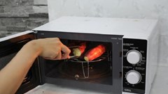 7 thực phẩm không nên quay trong lò vi sóng