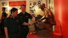 Triển lãm “Luôn có Bác trong tim”