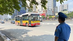 Hà Nội ra quân xử phạt xe khách vi phạm khu vực bến xe Mỹ Đình