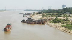 Hà Nội: 135/169 bãi vật liệu xây dựng dọc các tuyến sông hoạt động trái phép