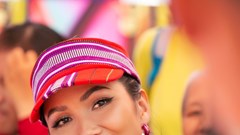 H'Hen Niê biến tấu vải thổ cẩm Ê Đê thành trang phục Sporty cực chất