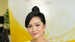 Hoa hậu H'Hen Niê tiết lộ món quà được cha gìn giữ gần 10 năm