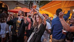 Người Paris xuống đường ăn mừng Ngày hội âm nhạc