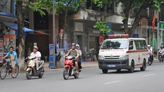 Nhường nhịn trong giao thông: (Bài 1) - Khi xe cấp cứu không được nhường đường