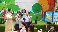 "Gia đình yêu thương - Đồng hành cùng con qua từng trang sách nhỏ"