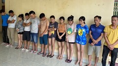 Bắt quả tang 12 đối tượng tổ chức sử dụng ma túy tại quán Karaoke