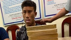 Bắt quả tang 3 đối tượng mua bán 54 bánh heroin