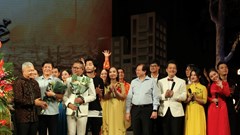 Xúc động với “Chuyện chưa kể"