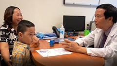 Trẻ tự kỷ phục hồi kỳ diệu nhờ ghép tế bào gốc