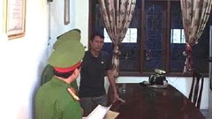 Công an khám xét nơi làm việc, nhà ở của quyền Trưởng phòng Ban dân tộc Nghệ An