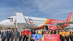 Vietjet Thái Lan khai trương đường bay Bangkok – Khon Kaen với màn biểu diễn của ca sỹ nổi tiếng Thái Lan Ying-Lee trên tàu bay