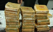 Bắt đôi nam nữ vận chuyển thuê 32 bánh heroin