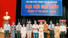 Sân khấu xã hội hóa lại “vò đầu bứt tai”