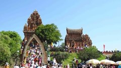 Ninh Thuận:  Tạm dừng lễ hội, các hoạt động kinh doanh không thiết yếu