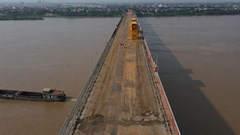 Hà Nội: Công trường đại tu cầu Thăng Long