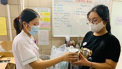 Sáng 31.8, thêm nhiều người đến Bệnh viện Bạch Mai khám sau khi ăn pate Minh Chay