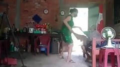 Công an vào cuộc điều tra vụ việc một cụ bà bị bạo hành ở Long An