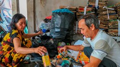 Thủ khoa khối Khoa học xã hội (Ninh Thuận):“Giấc mơ có thật” từ gánh ve chai của mẹ