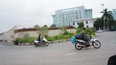 Những con đường​​​​​​​ làm mãi chưa xong