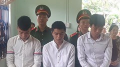 Xúc phạm Quốc kỳ: 3 thanh niên ở Quảng Bình bị phạt 21 tháng tù