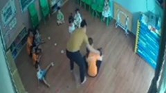 Làm rõ trách nhiệm trong vụ phụ huynh vào lớp học đánh bé mầm non
