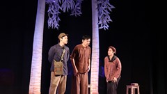 Sân khấu Hà Nội: Nghĩ xa để tiến xa hơn...