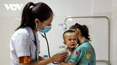 Dịch tay chân miệng gia tăng sớm, cảnh báo nguy cơ dịch chồng dịch