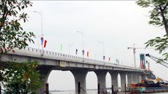 Hợp long cầu Cửa Hội nối 2 tỉnh Nghệ An, Hà Tĩnh