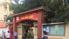 Kiên quyết ngăn chặn kẹo thuốc lá trước cổng trường