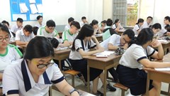 VỀ VIỆC “HỌC SINH KHÔNG CÓ THỜI GIAN ĐỂ… NGỦ”: Làm gì để hết áp lực bài vở?