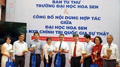 Trường ĐH Hoa Sen phục dựng Ban Tu thư với 7 tủ sách