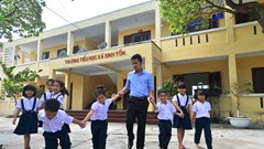 Lần đầu đến với “lớp học đặc biệt” bên bờ sóng