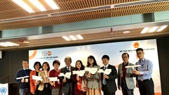 “Là con gái để tỏa sáng”